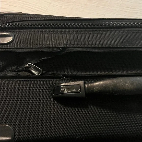 Briggs & Riley Black Carryon Suitcase - Picture 16 of 16